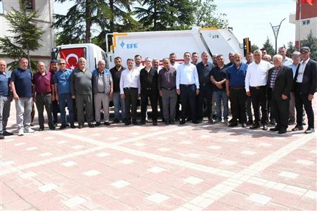 Beylikova Belediyesi’ne hibe edilen çöp aracı hizmete girdi
