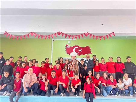 Yozgat’ta öğrenciler Nasreddin Hoca ile buluştu
