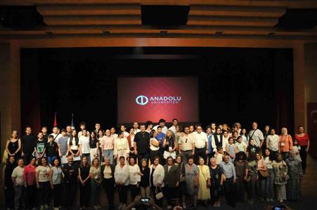 İÇEM Mezunlar Gününde başarı hikâyeleri ve deneyimler paylaşıldı