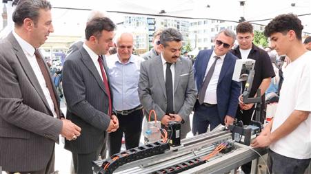 Sivas’ta Mesleki ve Teknik Eğitim Okulları Tanıtım Şenliği Düzenlendi
