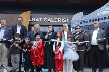 KAYMEK’in bin 200 eserlik yıl sonu sergisi açıldı