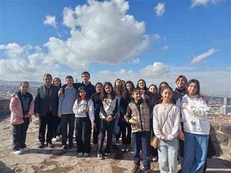 Ortaokul öğrencilerinin 2,5 yıllık emekle hazırladığı kitap ve dergi yayımlandı