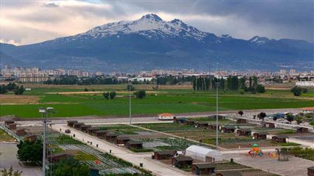 Büyükşehirin Doğal Ürünler Bahçesi’ne anlamlı ziyaret: TÜBİTAK 4004 projesiyle geleceğin çevrecileri yetişiyor