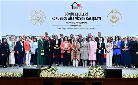 Doç. Dr. Şenay Yılmaz, ’Gönül Elçileri Koruyucu Aile Vizyon Çalıştayı’na katıldı