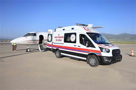 Hacda rahatsızlanan vatandaş ambulans uçakla Türkiye’ye getirildi