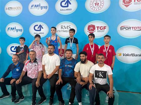 Eskişehirli minik güreşçi Ahmet Efe Aykol Türkiye 5’incisi oldu