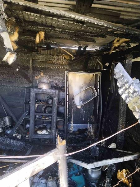Ankara’da ormanlık alanda çıkan yangında 2 bağ evi kullanılamaz hale geldi