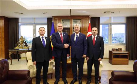 Bakan Bolat, Moldova Başbakan Yardımcısı Osmochescu’yu ağırladı: İkili ticaret ve savunma sanayi görüşüldü