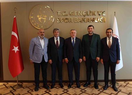 Kayserispor heyetinden Osman Aşkın Bak’a ziyaret