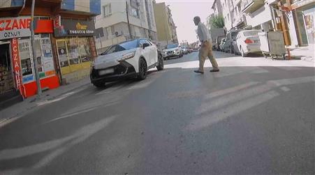 Yaya geçidinde kuralları hiçe saydı