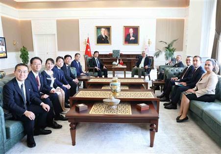 Bakan Memişoğlu, Japonya Temsilciler Meclisi Üyesi Ogushi ile bir araya geldi
