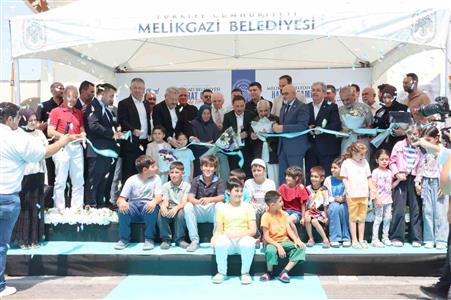 Hayrat Cami ibadete açıldı