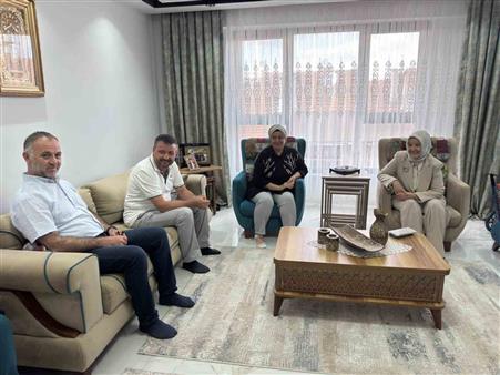 Bakan Yardımcısı Leman Yenigün’den koruyucu aileye ziyaret