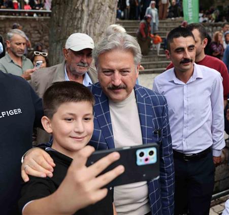 Başkan Palancıoğlu Ağırnas Pilav Şenliği’nde vatandaşlarla ve muhtarlarla bir araya geldi