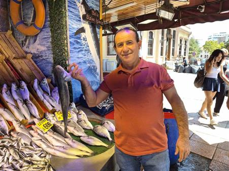 Eskişehir’de balık tezgahları yeni sezon için hazırlanıyor