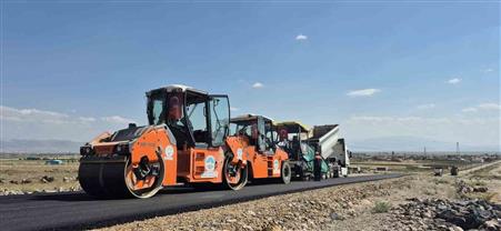 Kayseri Büyükşehir, Develi’de sıcak asfalt çalışmalarına başladı