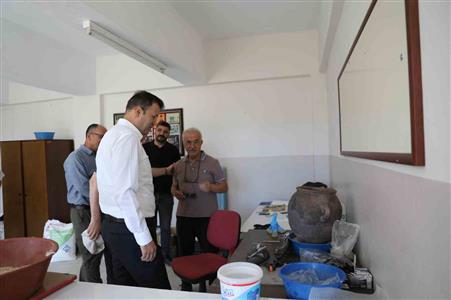 Vali Akmeşe Kınık Höyük Kazı Alanını inceledi