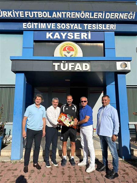 TÜFAD Kayseri Şubesi’nden Adem Çak’a ‘hoşgeldin’ çiçeği