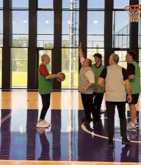 Cumhurbaşkanı Erdoğan basketbol oynadı