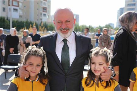 Başkan Çolakbayrakdar: "Büyük ve güçlü Türkiye’nin geleceğini inşa edecek nesiller yetiştiriyoruz"