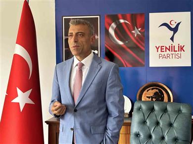 Yenilik Partisi Başkanı Yılmaz: "Anayasa Mahkemesi kararını beklemek eski CHP alışkanlığı"