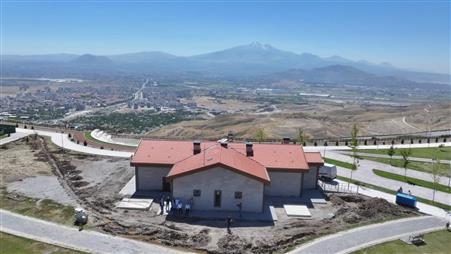 Başkan Çolakbayrakdar: "Kayseri’nin eşsiz manzarası, Kafe Sinan’ın lezzetiyle buluşacak"