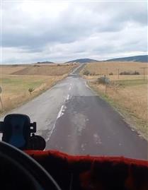 Yol durumunu ve kazaları anlatırken kazaya tanıklık etti