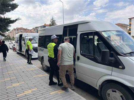 Kulu’da okul servisleri ve çevrelerine sıkı denetim