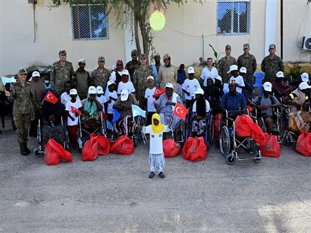 MSB, Somali’de ihtiyaç sahibi gazi ve ailelerine destek oldu