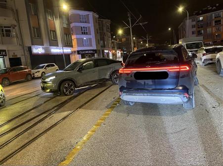 Trafik kazası sebebiyle tramvay seferleri aksadı