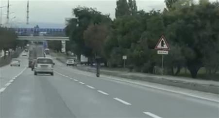 Çevreyolunda yürekleri ağza getiren scooter yolculuğu