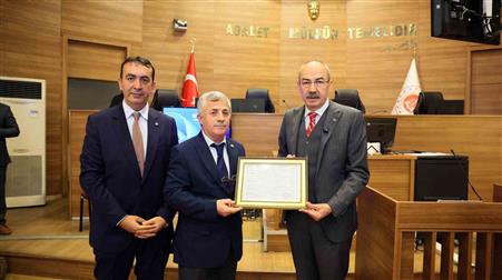 Başkan Gülsoy mazbatasını aldı