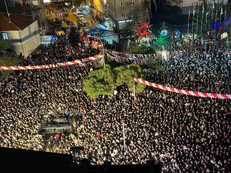 Kaman Ceviz Festivali’nde Ece Seçkin ve Poizi rüzgarı esti
