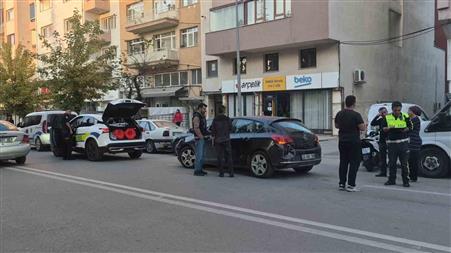 Eskişehir’de otomobile arkadan çarpan motosikletin sürücüsü yaralandı
