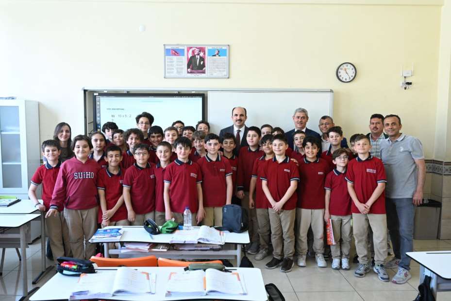 Başkan Altay 3 Farklı Okulda Öğrencilerle Buluştu