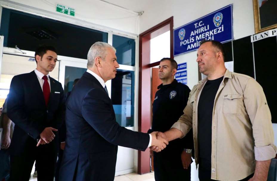 Vali İbrahim Akın, Ahırlı İlçesini Ziyaret Etti 