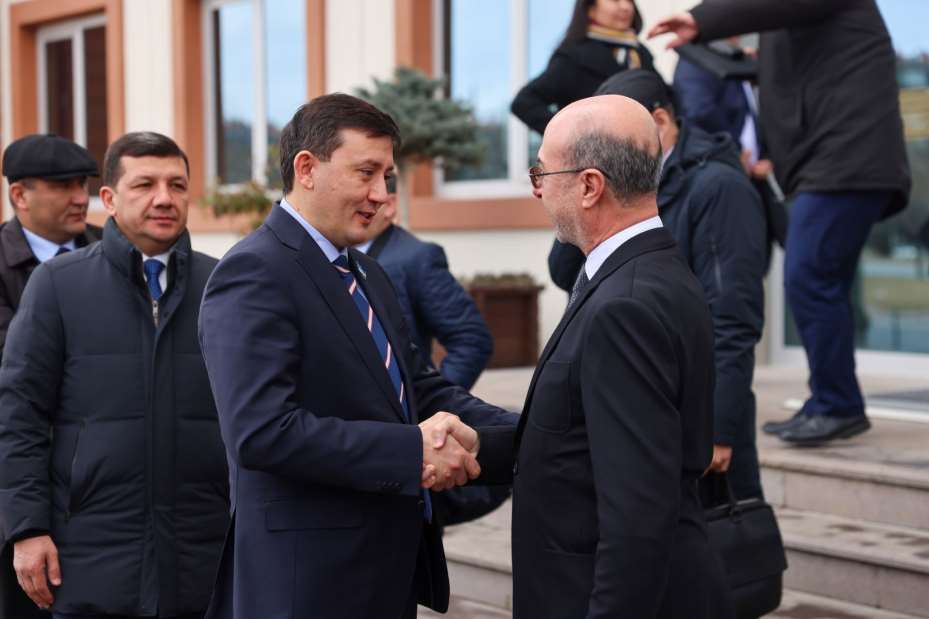 Özbekistanlı Heyetten Başkan Pekyatırmacı'ya Ziyaret
