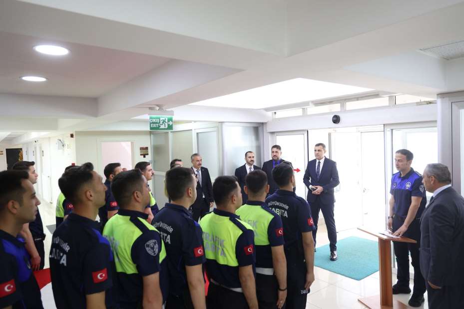 Büyükşehir'de Aday Memurluk Süresini Başarıyla Tamamlayan Zabıta Memurları İçin Yemin Töreni Düzenlendi