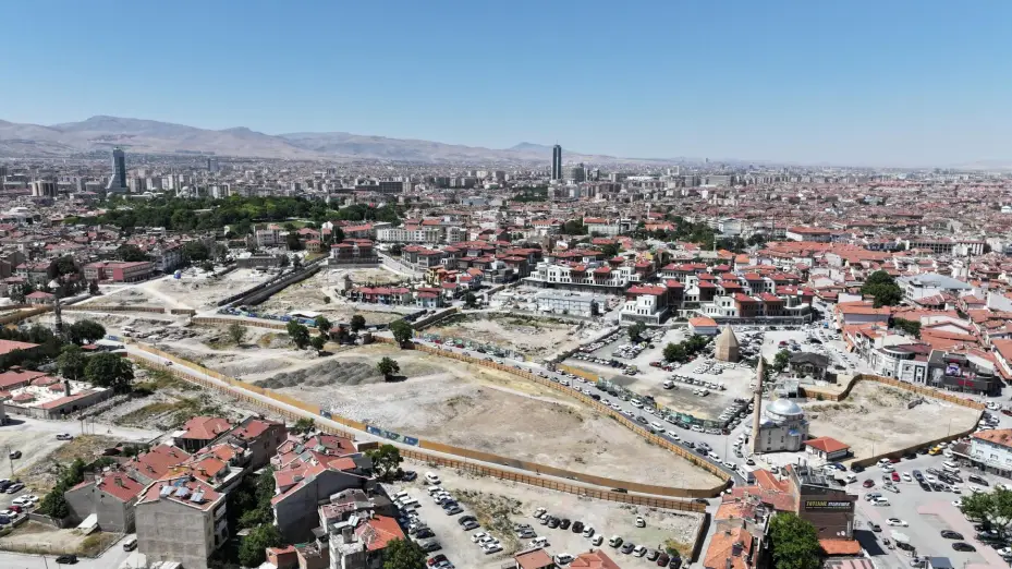  Başkan Altay: "Konya'nın Bir Başkent Olarak Surlarını Açığa Çıkarmak ve Turizm Potansiyelini Artırmak İçin Çalışıyoruz"