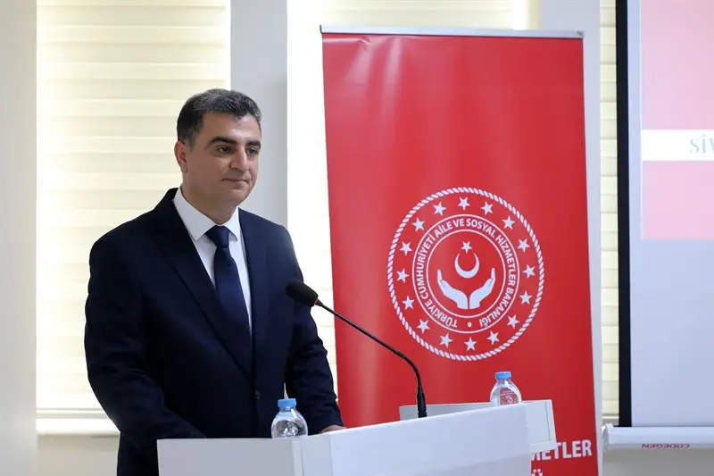 Vali İbrahim Akın, 2025 Aile Yılı Kapsamında STK Temsilcileriyle Bir Araya Geldi 