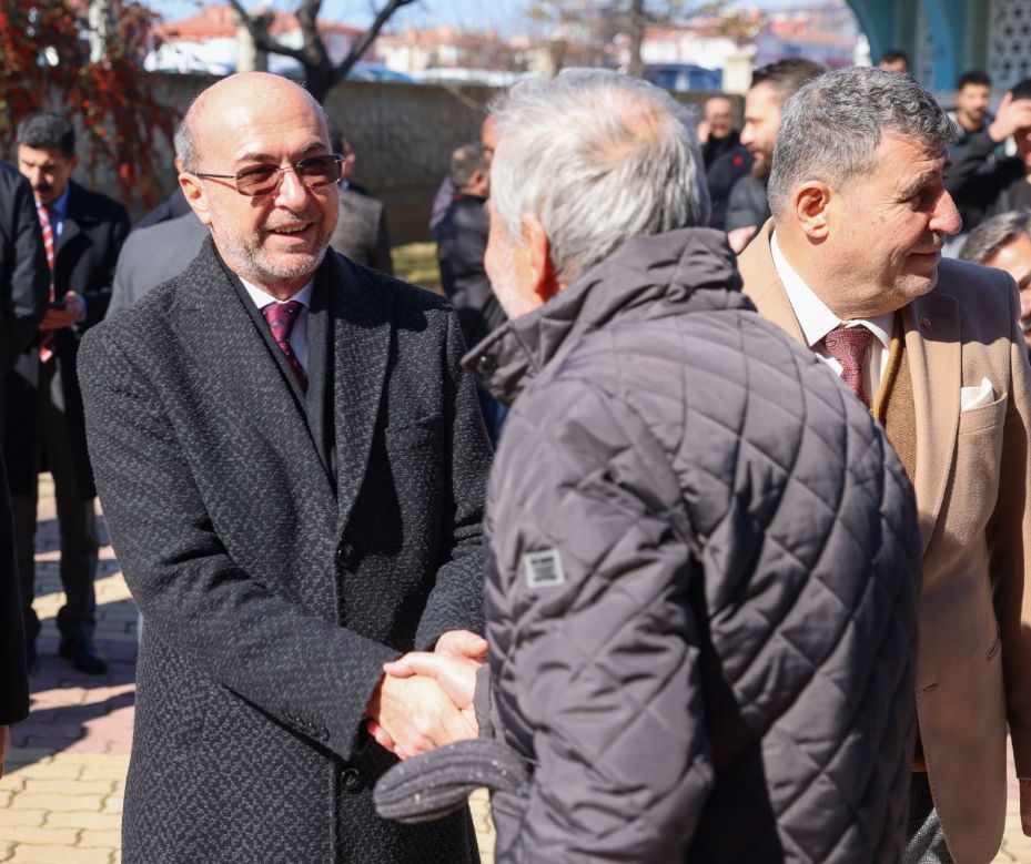 Başkan Pekyatırmacı Sancak Camii'nde Vatandaşlara Buluştu