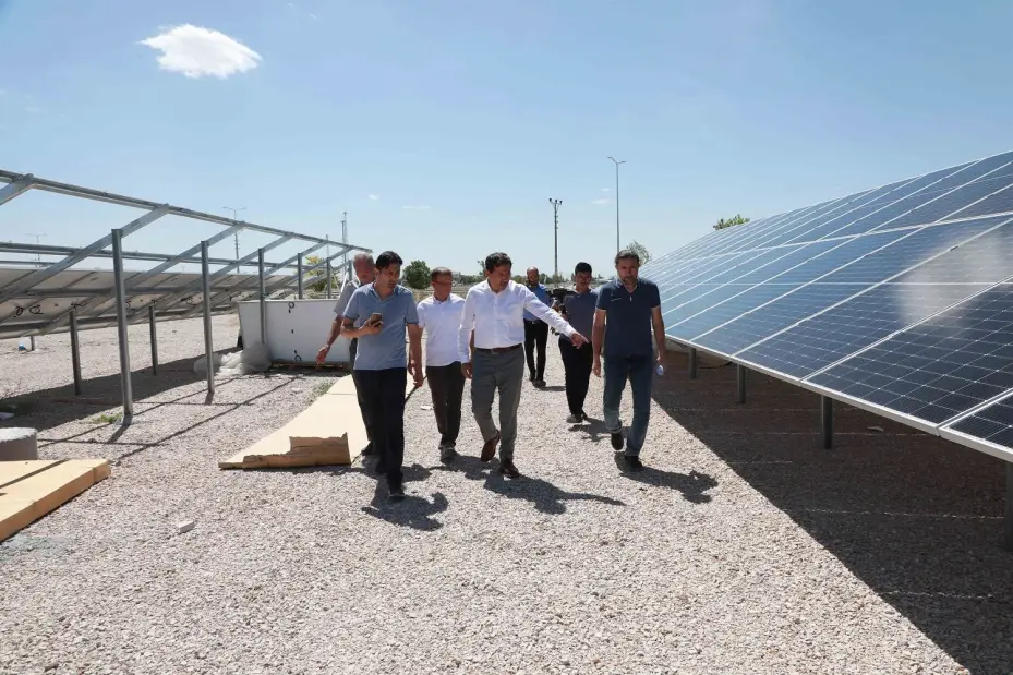 Hasan Kılca, İsmil Güneş Enerji Santrali'nde Devam Eden Çalışmaları Yerinde İnceledi