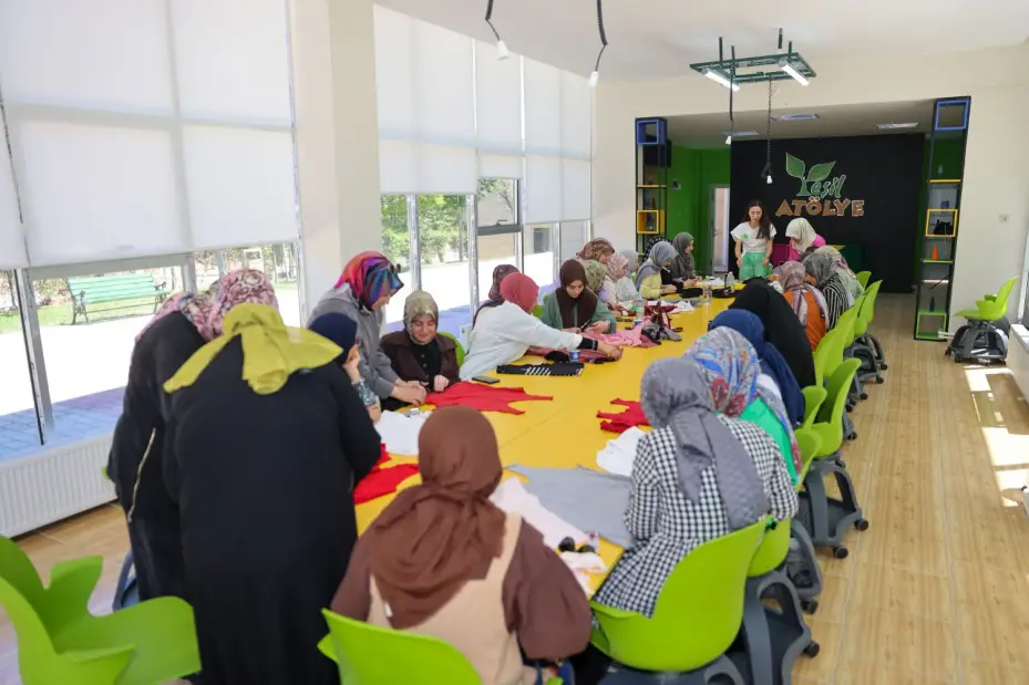 Selçuklu Belediyesi Yeşil Atölye Plastik Poşet Kullanımına Dikkat Çekti