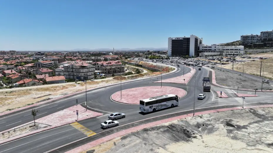 Konya Büyükşehir, Meram Tıp Fakültesi'nde Otopark Giriş Çıkışlarını Daha Güvenli Hale Getirdi