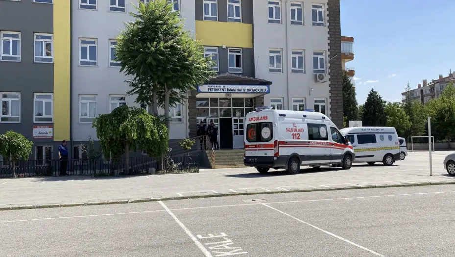 Konya'da bir öğretmen okulda uğradığı silahlı saldırıda hayatını kaybetti