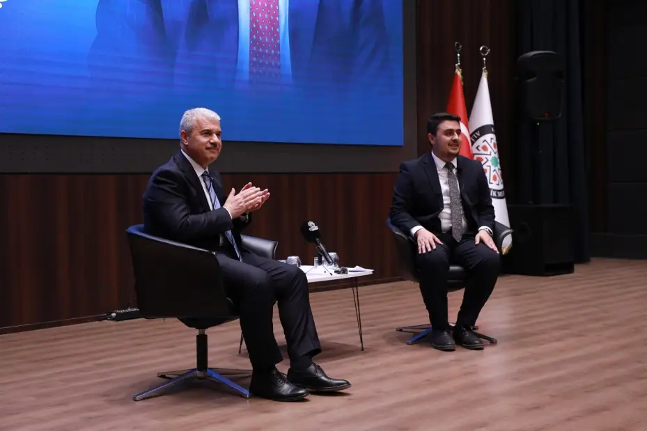 Konya Valisi İbrahim Akın Karataylı Gençlerle Buluştu