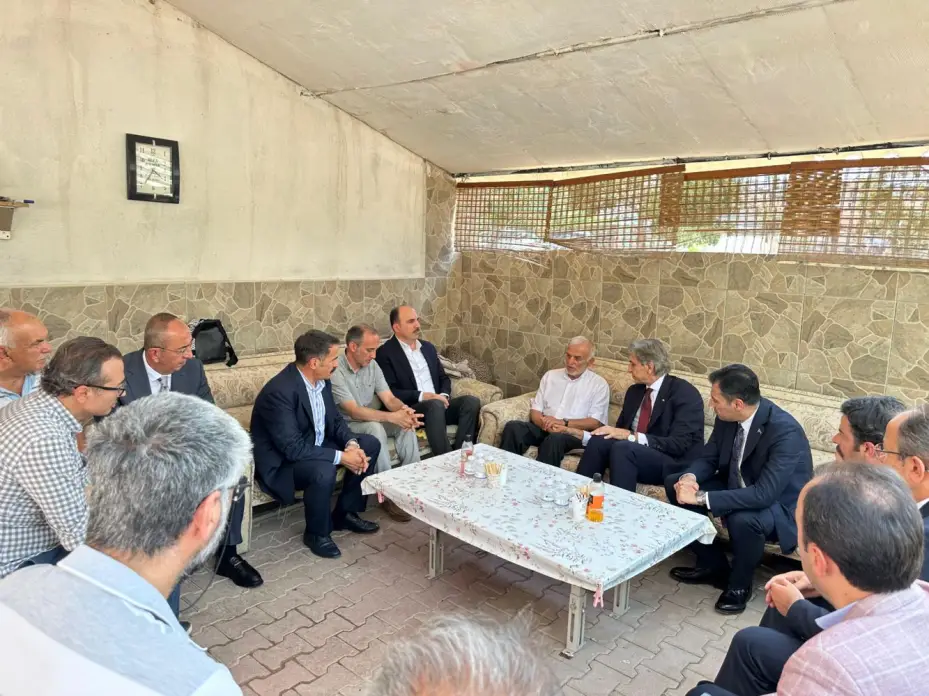Ak Parti Genel Başkan Yardımcısı Demir Şehit Muharrem Can'ın Ailesini Ziyaret Etti