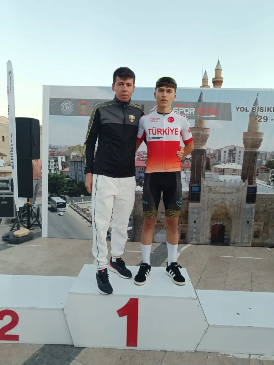 Konya Büyükşehir Belediyespor Bisiklet Takımı Sporcusu Çetintaş, Eyof'ta Türkiye'yi Temsil Edecek