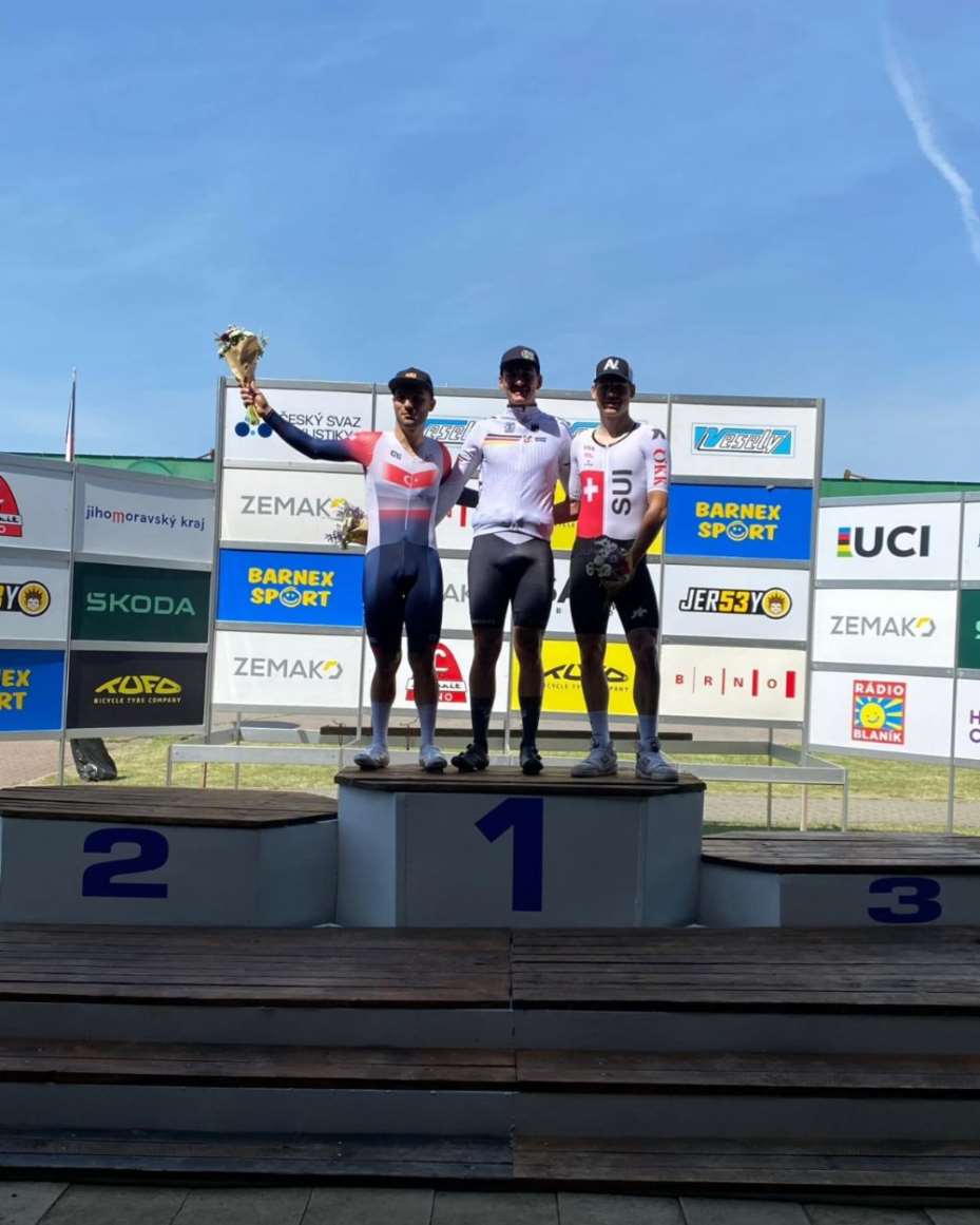 UCI Pist Yarışlarında Büyükşehirli Sporcular Türkiye'yi Gururlandırdı