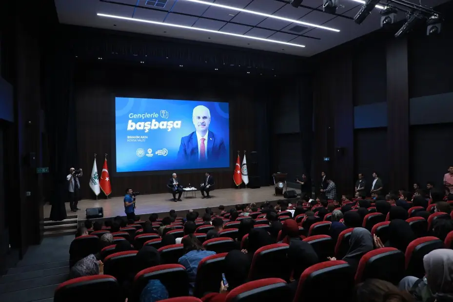 Konya Valisi İbrahim Akın Karataylı Gençlerle Buluştu
